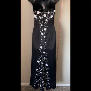 Black Strapless Gown w. White Flowers and Beading